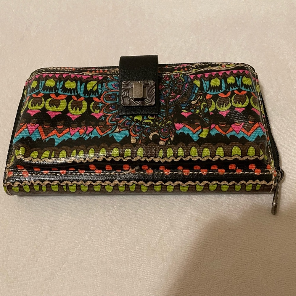 Sakroot wallet in very good condition.